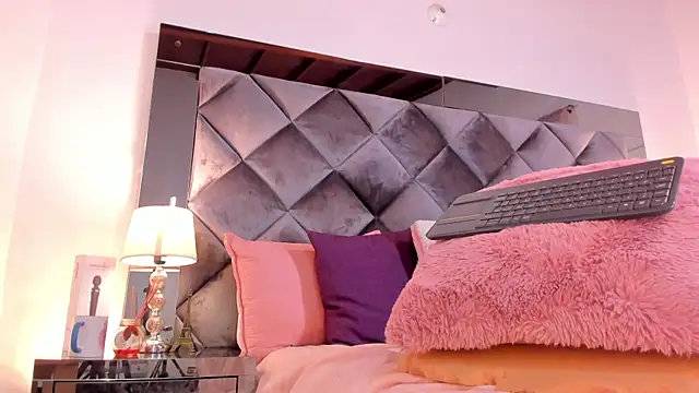 Snapshot of sofhiaa_adaams chatting on 5, 2, 2025 sofhiaa adaams online show from 5, 2, 2025