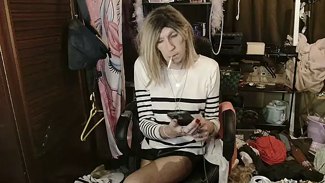 Ombeline1 online show from 18, 11, 2025