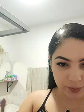 Snapshot of Lia_Hurley chatting on 14, 12, 2025 Lia Hurley online show from 14, 12, 2025