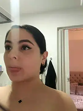 Snapshot of Lia_Hurley chatting on 15, 12, 2025 Lia Hurley online show from 15, 12, 2025