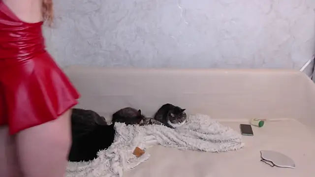 Olivia Winston online show from 14, 11, 2025