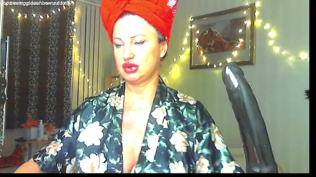 Snapshot of hornymommy69_ chatting on 12, 1, 2025 hornymommy69 online show from 12, 1, 2025