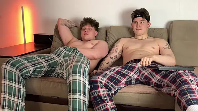 Snapshot of twoguyspleasure chatting on 22, 1, 2025 twoguyspleasure online show from 22, 1, 2025