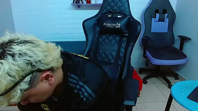 isabeautyx19 online show from 12, 1, 2025