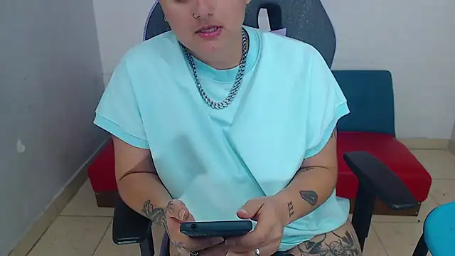 isabeautyx19 online show from 1, 3, 2025