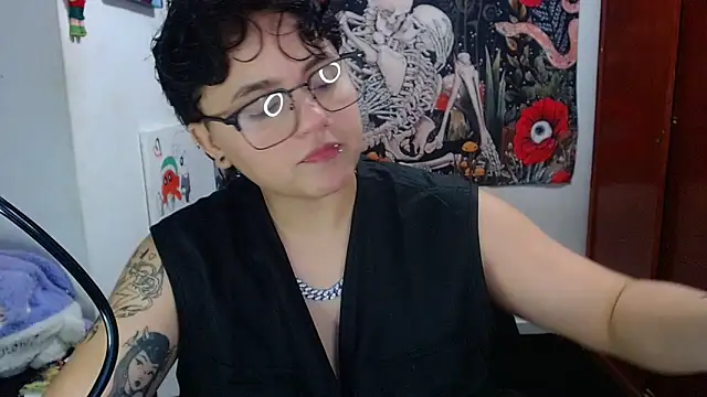 Snapshot of isabeautyx19 chatting on 15, 5, 2026 isabeautyx19 online show from 15, 5, 2026