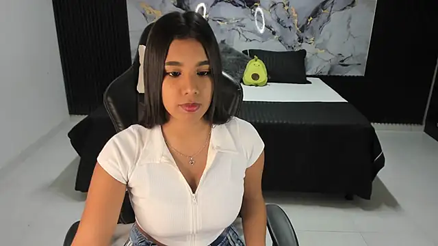Snapshot of Ivy_16 chatting on 1, 2, 2025 Ivy 16 online show from 1, 2, 2025