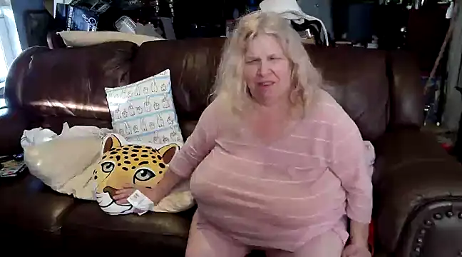 Snapshot of PincheDave4u chatting on 15, 2, 2025 PincheDave4u online show from 15, 2, 2025