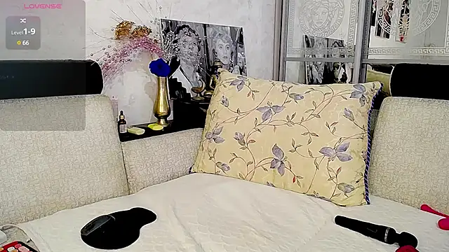 Snapshot of -Yourwoman- chatting on 1, 2, 2025 -Yourwoman- online show from 1, 2, 2025