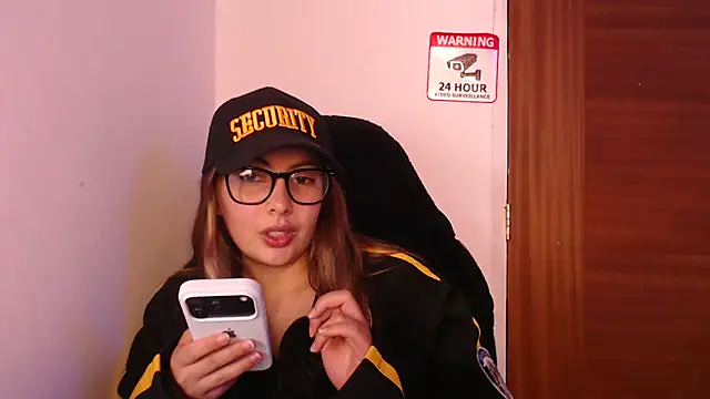 lalawhitte online show from 25, 3, 2026