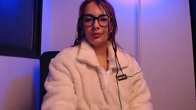 Snapshot of lalawhitte chatting on 28, 4, 2026 lalawhitte online show from 28, 4, 2026