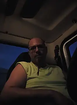 KrazyLegz online show from 4, 10, 2025