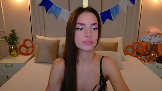 BellaHalles online show from 4, 10, 2025