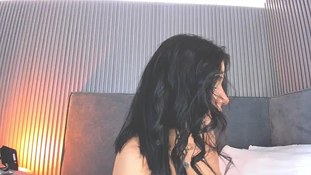 Snapshot of emelie_89 chatting on 25, 11, 2025 emelie 89 online show from 25, 11, 2025