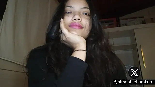 Snapshot of bombomepimenta chatting on 12, 9, 2025 bombomepimenta online show from 12, 9, 2025