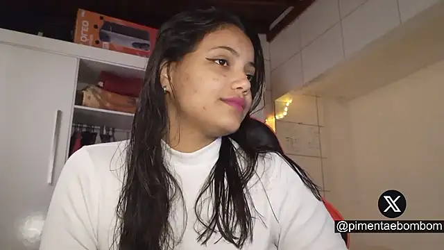 Snapshot of bombomepimenta chatting on 25, 9, 2025 bombomepimenta online show from 25, 9, 2025