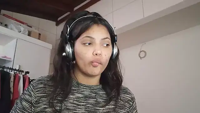 Snapshot of bombomepimenta chatting on 13, 10, 2025 bombomepimenta online show from 13, 10, 2025