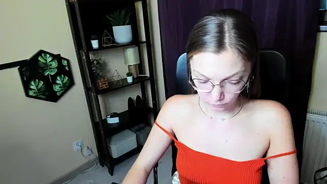 Snapshot of EmillyPlay chatting on 6, 2, 2025 EmillyPlay online show from 6, 2, 2025