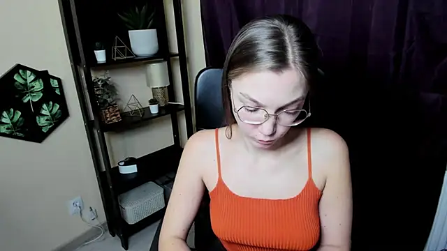 Snapshot of EmillyPlay chatting on 19, 2, 2025 EmillyPlay online show from 19, 2, 2025
