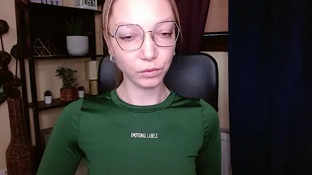 EmillyPlay online show from 19, 2, 2026