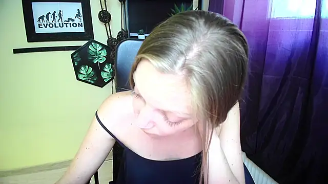 EmillyPlay online show from 3, 6, 2026
