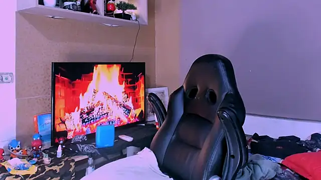 naugthy dominant online show from 9, 12, 2024