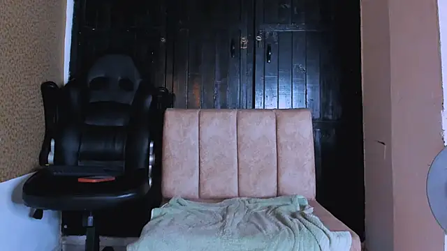 naugthy dominant online show from 13, 1, 2025