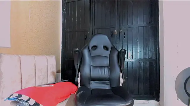 naugthy dominant online show from 14, 1, 2025