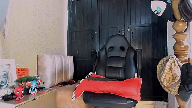 naugthy dominant online show from 17, 1, 2025