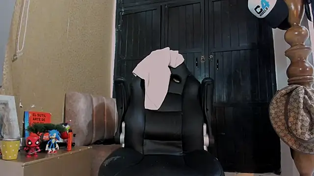 naugthy dominant online show from 18, 1, 2025