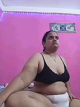 brunnette hot online show from 5, 6, 2026