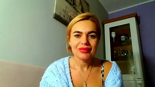 Snapshot of DESIREjenny chatting on 6, 12, 2024 DESIREjenny online show from 6, 12, 2024
