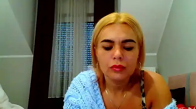 Snapshot of DESIREjenny chatting on 12, 12, 2024 DESIREjenny online show from 12, 12, 2024