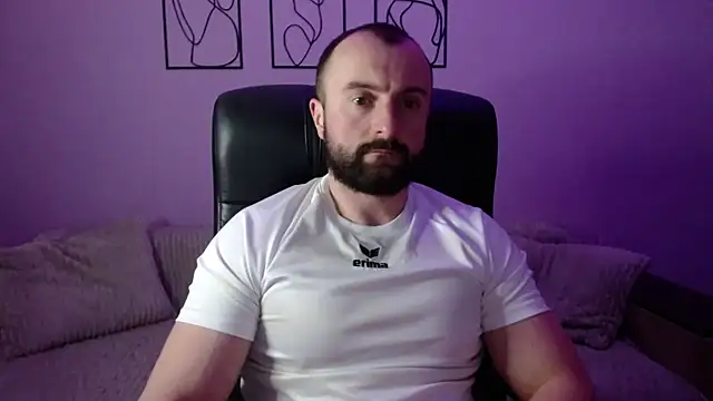 brindlefly6969 online show from 10, 4, 2026