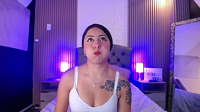 Snapshot of isabella_smith_ chatting on 21, 1, 2025 isabella smith online show from 21, 1, 2025
