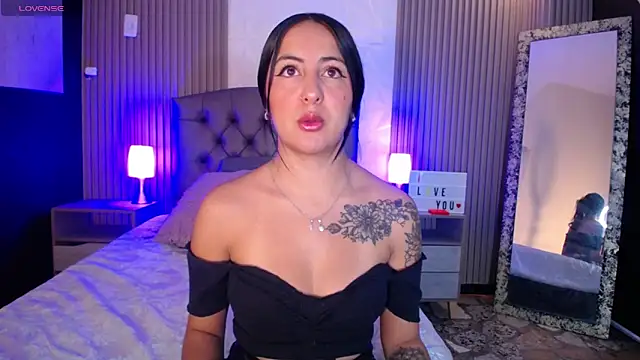 Snapshot of isabella_smith_ chatting on 13, 2, 2025 isabella smith online show from 13, 2, 2025
