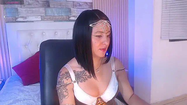 Snapshot of isabella_smith_ chatting on 8, 10, 2025 isabella smith online show from 8, 10, 2025