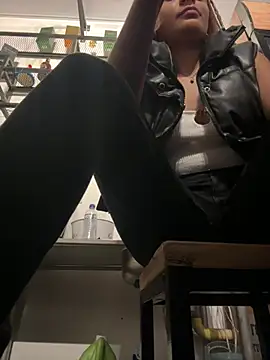 Snapshot of pamell_col chatting on 6, 12, 2024 pamell col online show from 6, 12, 2024