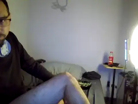 Snapshot of Iliketocooksquirt25 chatting on 7, 3, 2025 Iliketocooksquirt25 online show from 7, 3, 2025