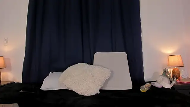 Jessica Herrera  online show from 22, 2, 2025