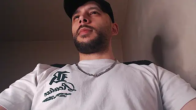 Snapshot of henryaxe chatting on 23, 5, 2026 henryaxe online show from 23, 5, 2026
