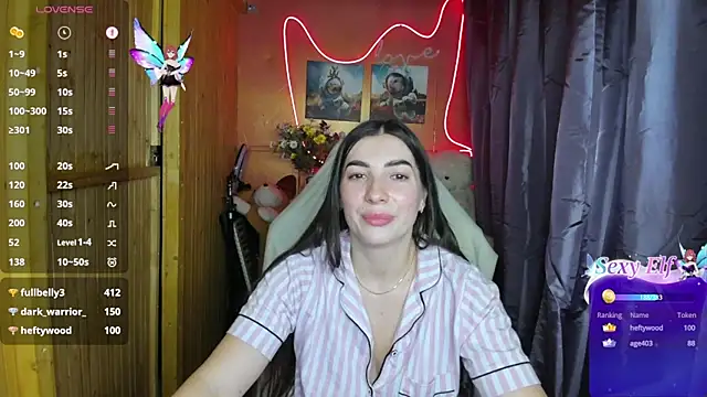 Fiery Brunette  online show from 1, 1, 2025