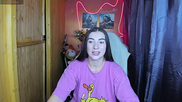 Fiery Brunette  online show from 4, 1, 2025