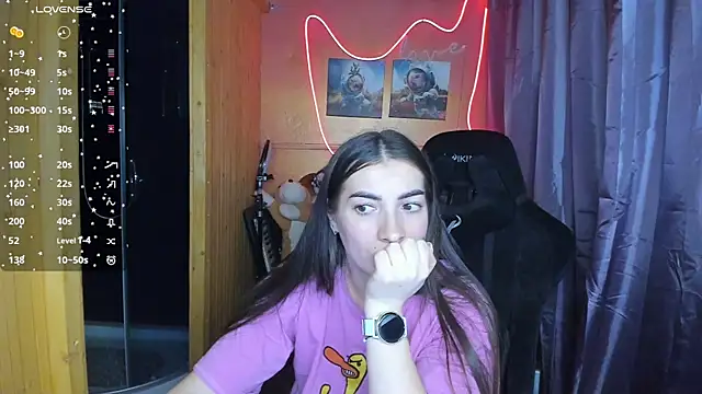 Fiery Brunette  online show from 7, 3, 2025