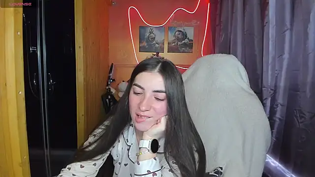 Fiery Brunette  online show from 12, 3, 2025