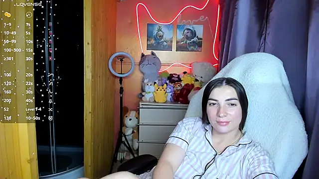 Fiery Brunette  online show from 14, 9, 2025