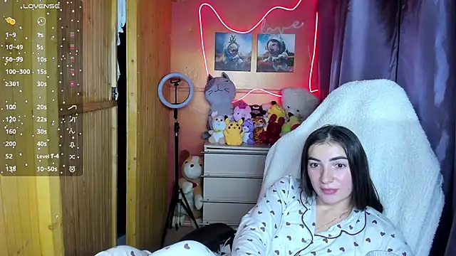 Fiery Brunette  online show from 8, 10, 2025