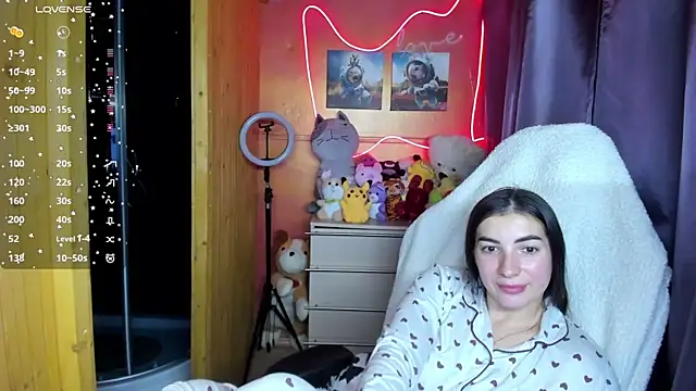 Fiery Brunette  online show from 8, 10, 2025