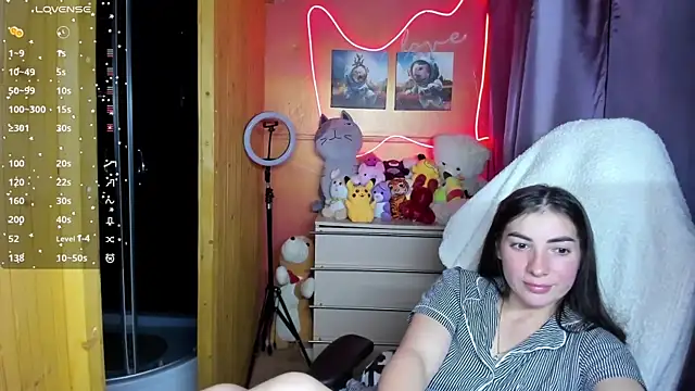 Fiery Brunette  online show from 14, 10, 2025