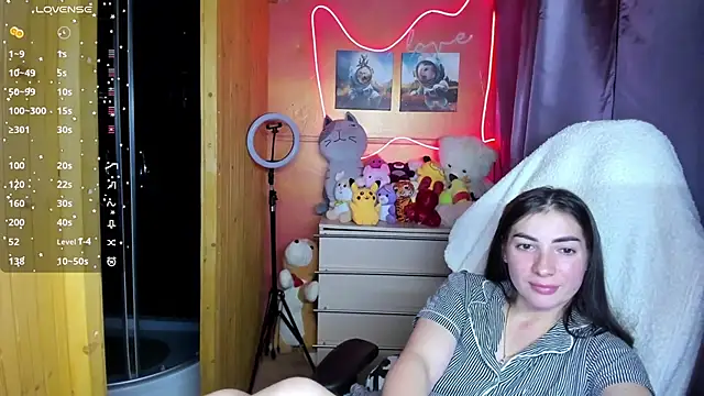 Fiery Brunette  online show from 5, 11, 2025